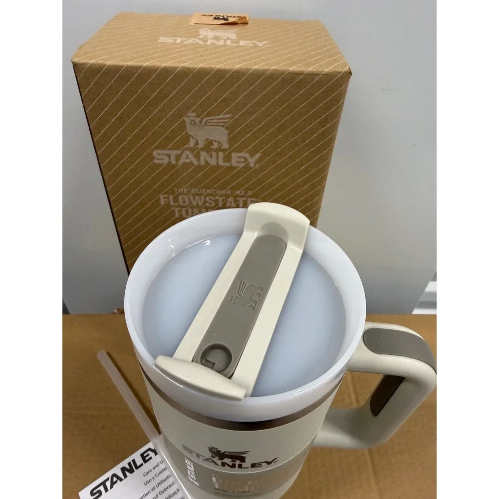 Stanley Quencher H2.0 FlowState Tumbler 40oz Insulated Cup New - Picture 3 of 7